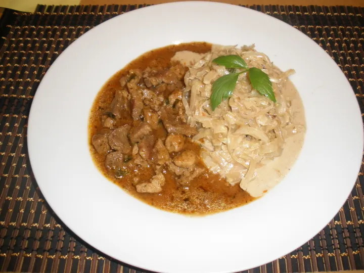 Pikant Geschnetzeltes mit Rahmkraut 