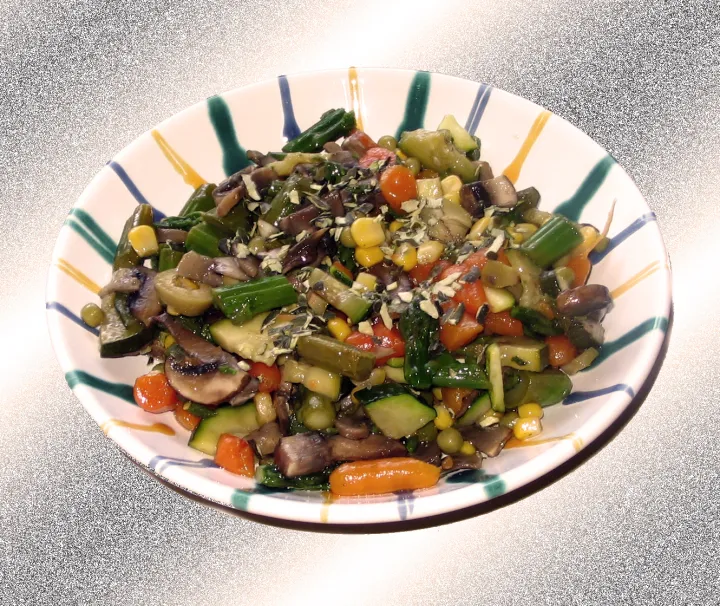 Spargelsalat mit Kürbiskernen