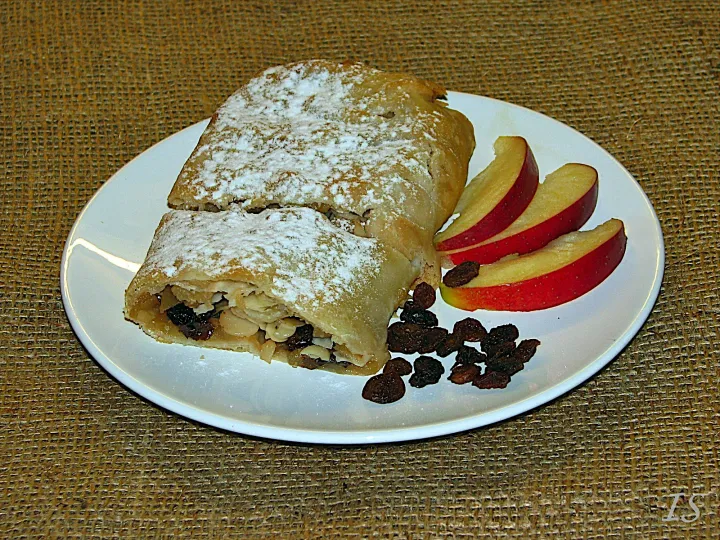 Wiener Apfelstrudel