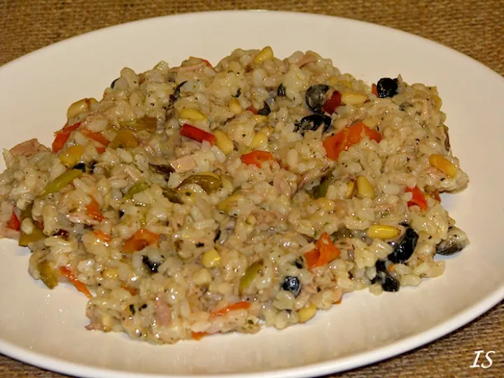 Risotto mit Thunfisch und Pinienkernen