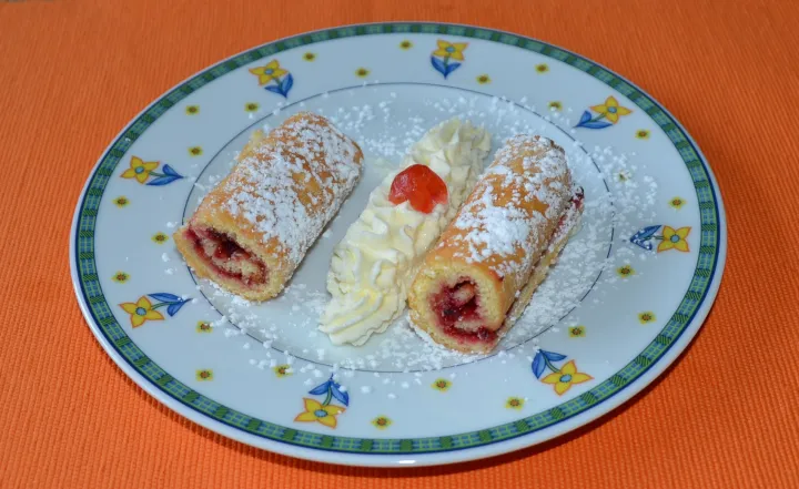 Mini-Biskuitrouladen 