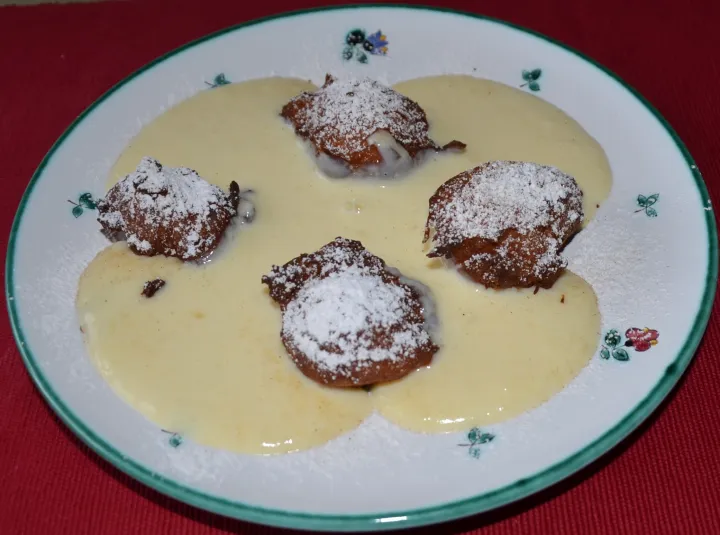 gebackene Mäuse mit Vanillesoße