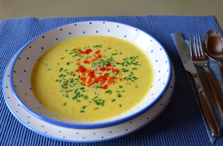 Gelbe Paprikacreme Suppe