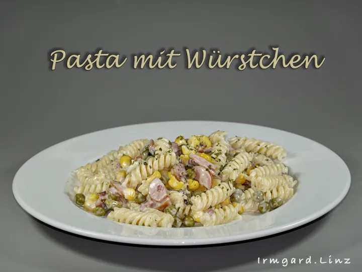 Pasta mit Würstchen