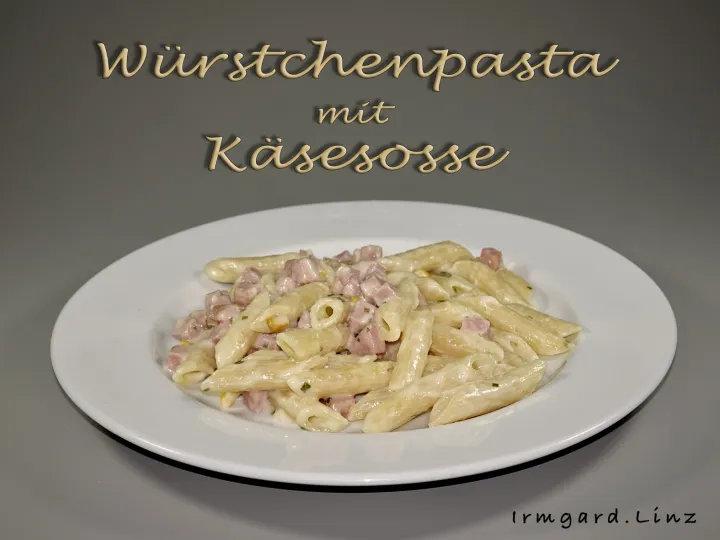 Würstchenpasta mit Käsesosse