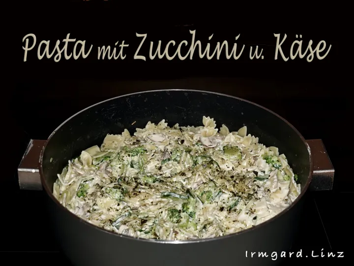 Pasta mit Zucchini und Käse