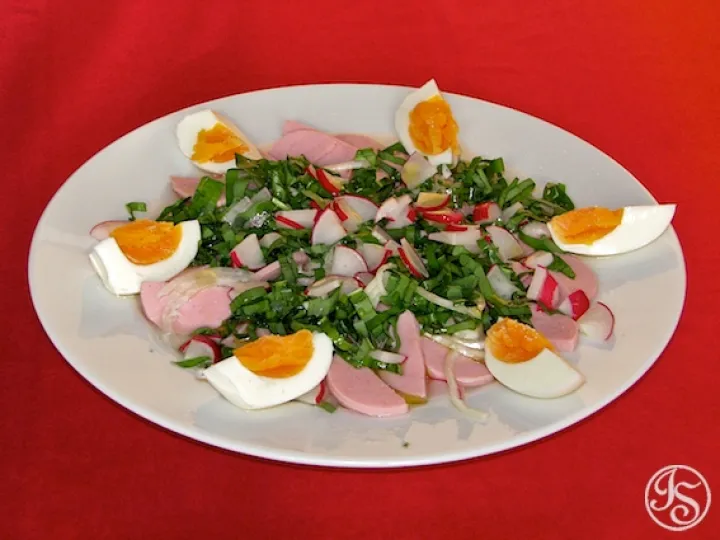 Bärlauch und Wurst in Essig und Öl