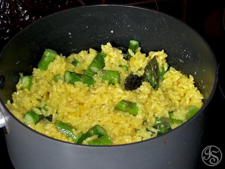 Spargelrisotto mit Safran