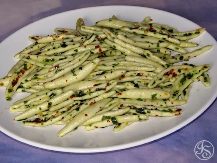 Cortecce mit Petersilienpesto