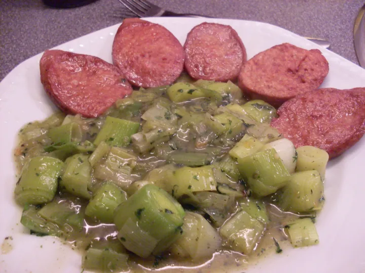 Lauchgemüse mit Wurst