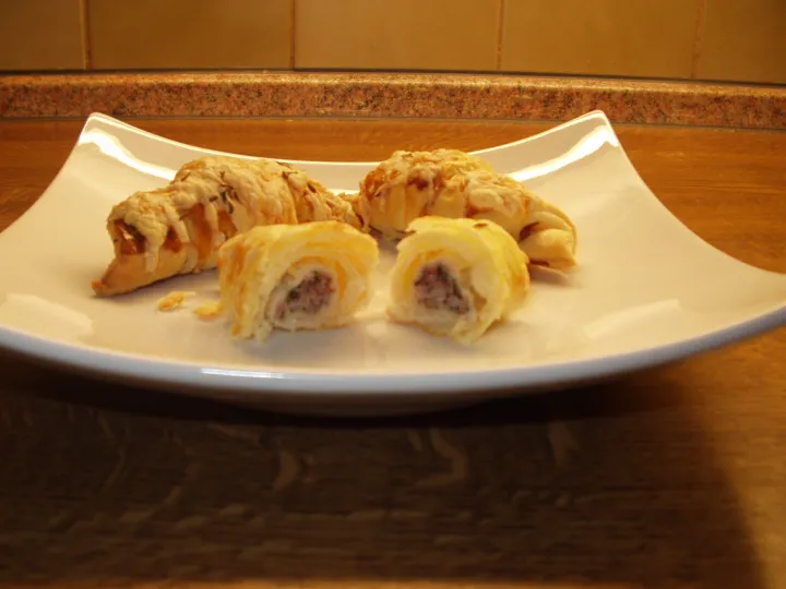 Blätterteigschinkenstangerln