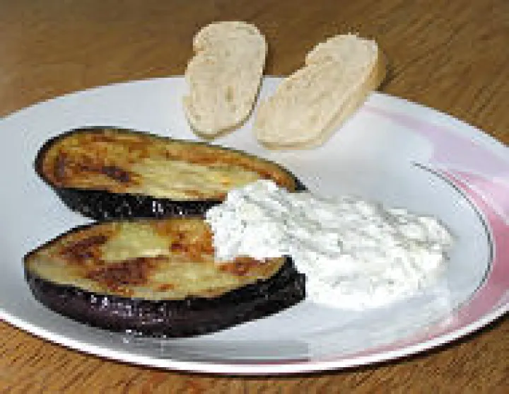 Gebratenen Auberginen mit Tzatziki