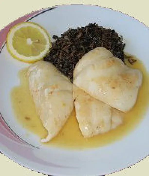 Gebratene Calamari auf Zitronensauce 
