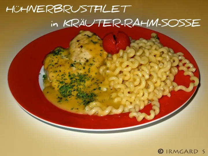 Hühnerbrustfilet in einer Kräuterrahmsosse