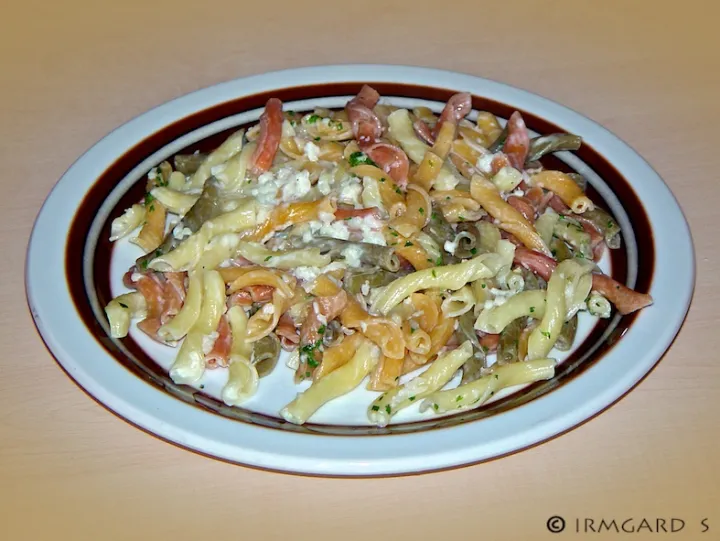 Torchietti Ortolano mit Knoblauchsosse 