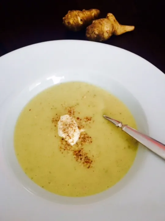 Erdäpfel-Topinambur Suppe