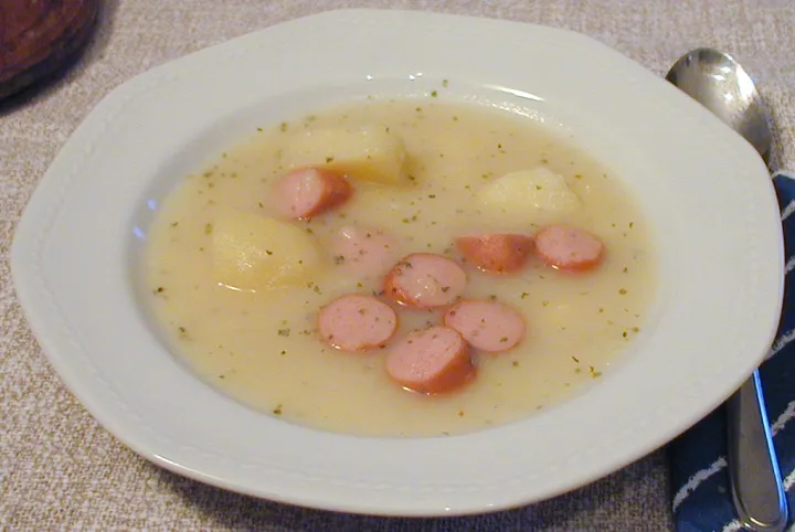 Erdäpfelsuppe