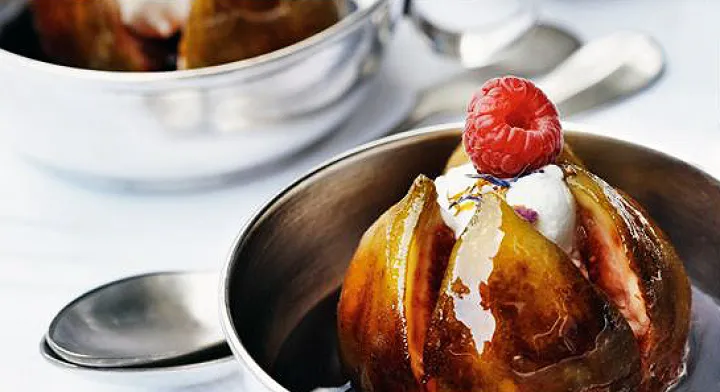 Flower Power Feigen mit Himbeeren und Frischkäse