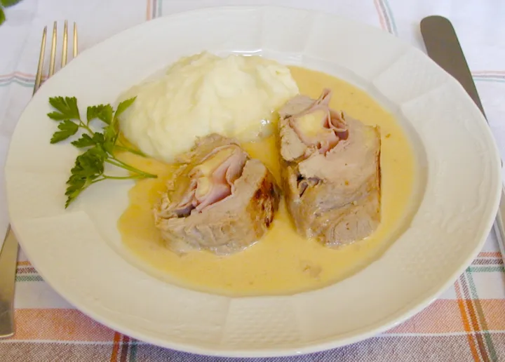 Gefülltes Schweinsfischerl á la Cordon bleu