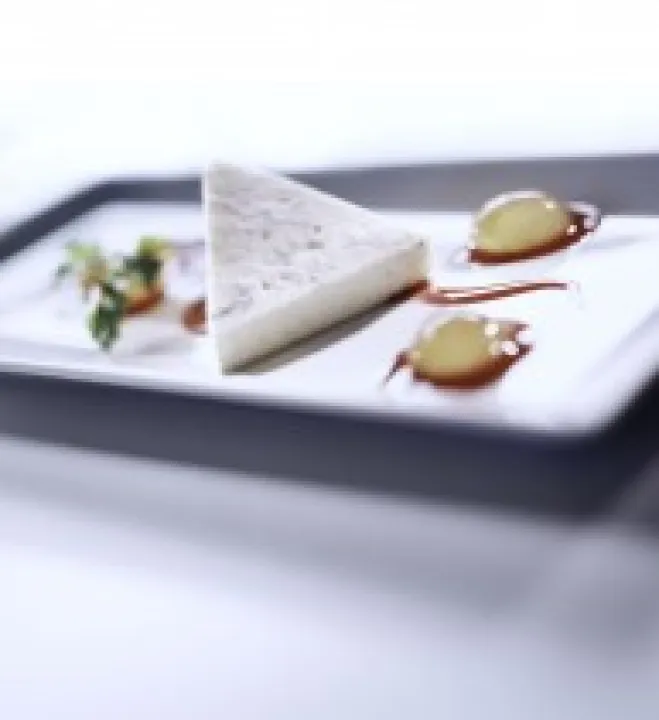 Gorgonzolamousse mit Weintrauben und Beerenauslese Nussberg