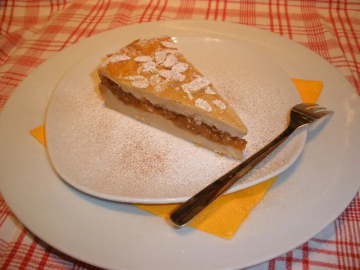 Grieß Apfel Kuchen