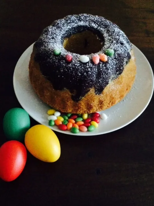 Oster-Gugelhupf mit Eierlikör