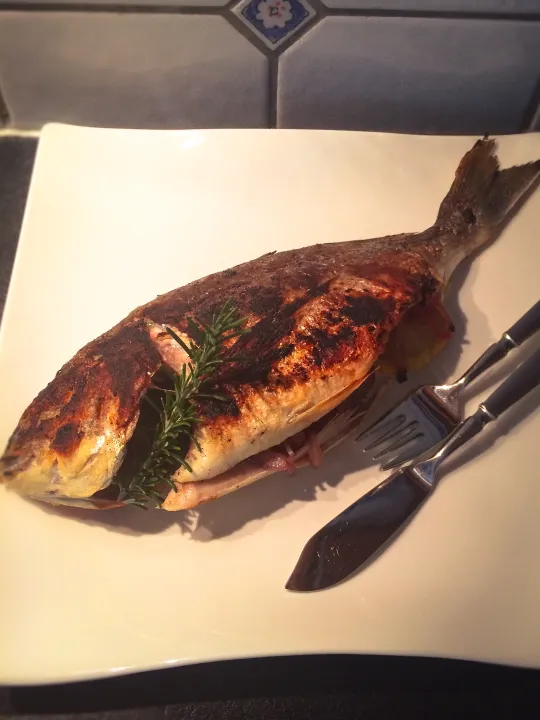 Gefüllte Goldbrasse 