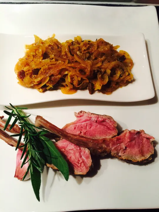 Lamm mit Niedriggarmethode zubereitet