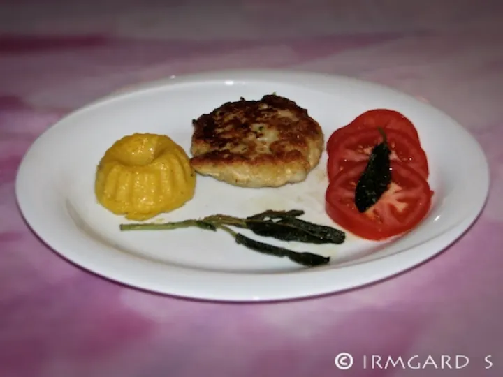 Fischfrikadellen mit Polentakuchen