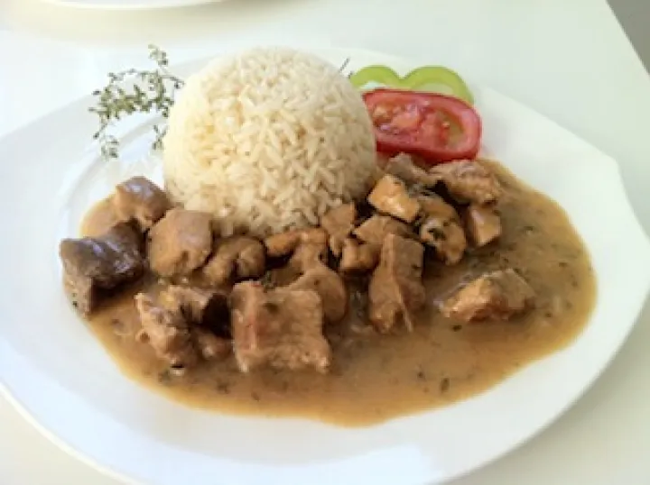 Geschnetzeltes in Zitronenthymian - Rahmsauce und Reis