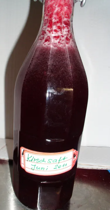 Kirschensaft im Dampfentsafter