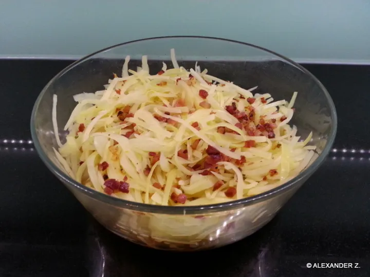 Warmer Krautsalt m. Speckwürfel