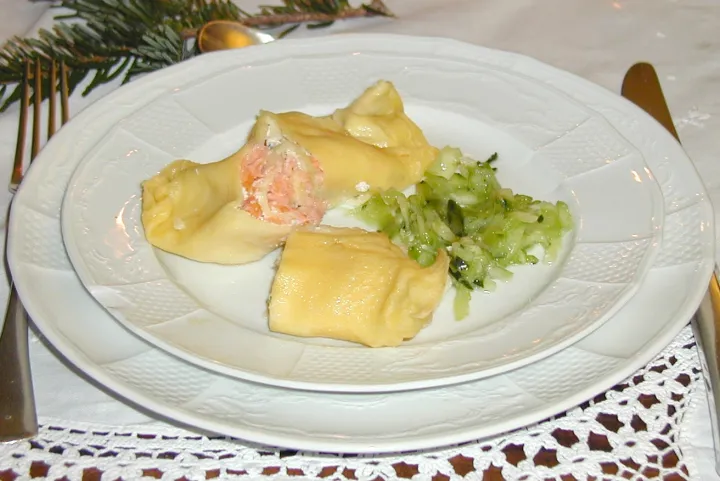 Palatschinken mit Räucherlachsfülle