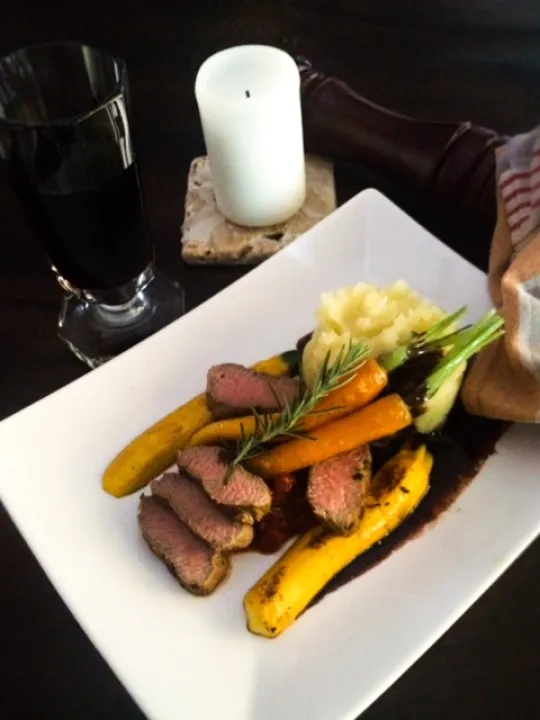 Lammrücken auf Tomatenkompott