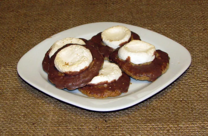 Macadamia-Cookies mit Marshmallows
