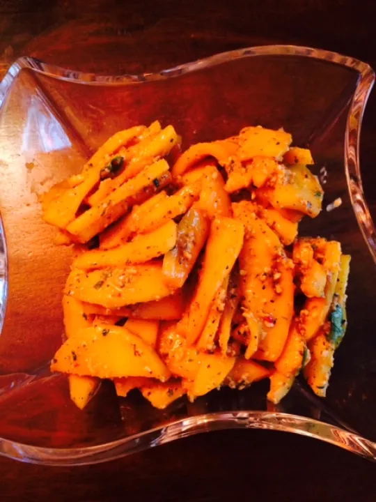 Mango Salat asiatisch ( Beilage zu Meeresfrüchte oder Fisch)