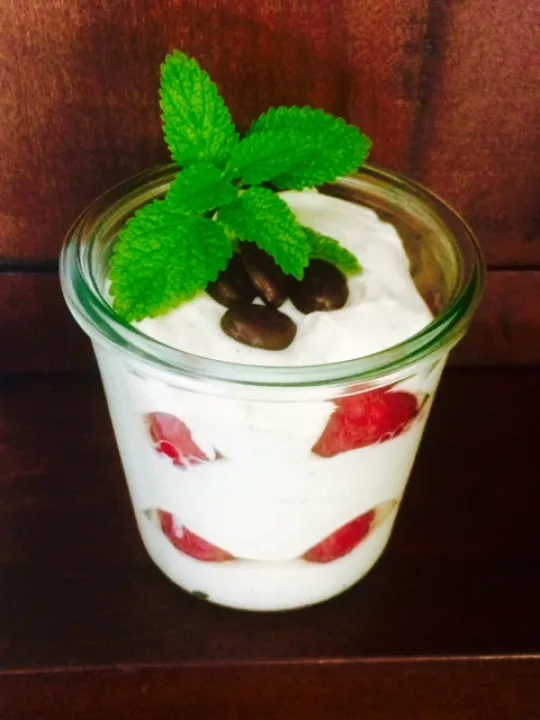 Mascarponecreme mit Himbeeren