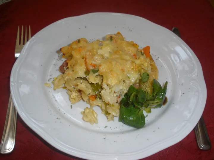 Nudel - Gemüseauflauf mit Schinken