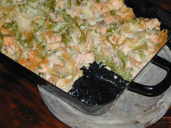 Nudelauflauf mit Lachs