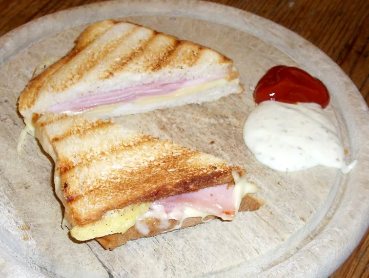 Schinken Käse Toast