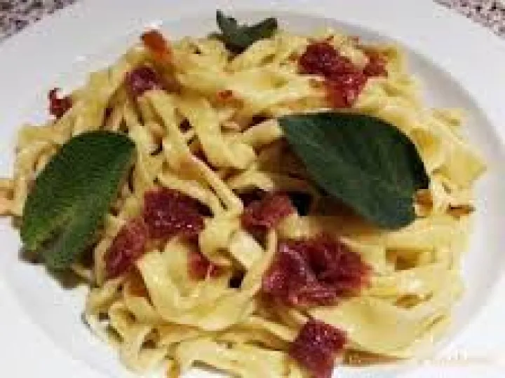 Salbei Nudeln mit Parmaschinken