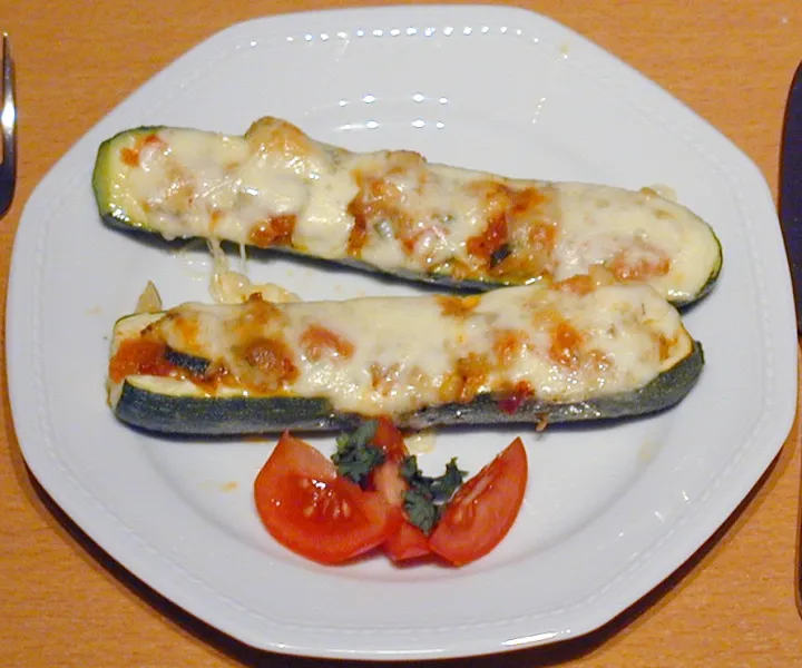 Vegetarische Zucchinischiffchen