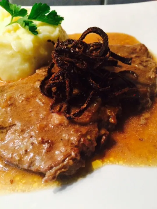 Gedünsteter Zwiebel-Rostbraten