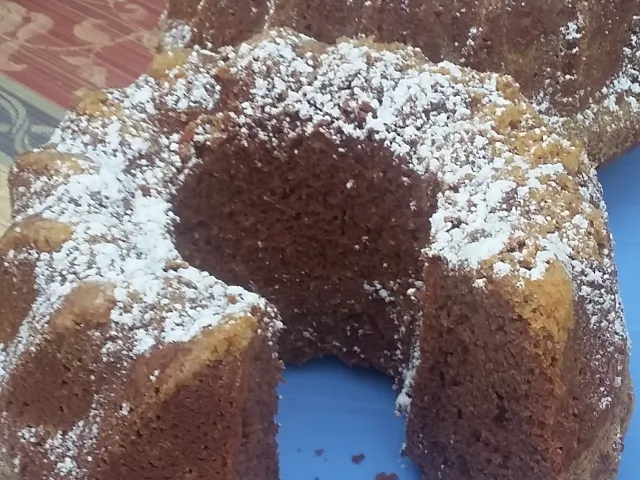 Rotweinölkuchen mit Kakao