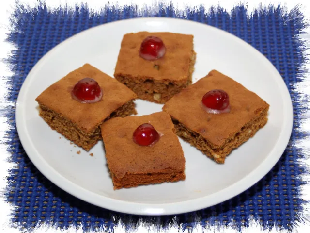 Lebkuchen mit kandierten Kirschen