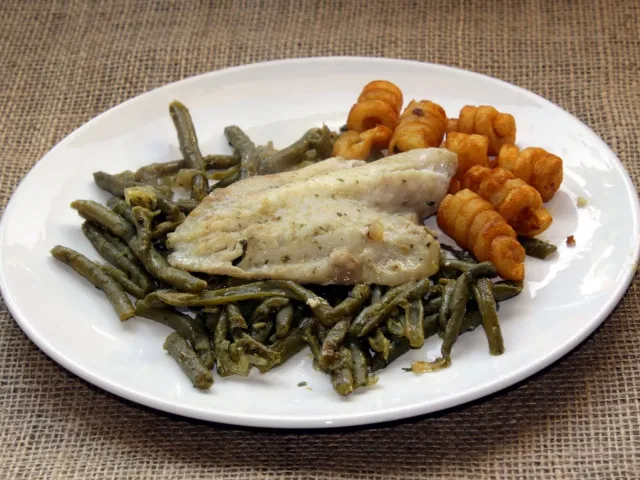 Rotbarschfilet mit grünen Bohnen