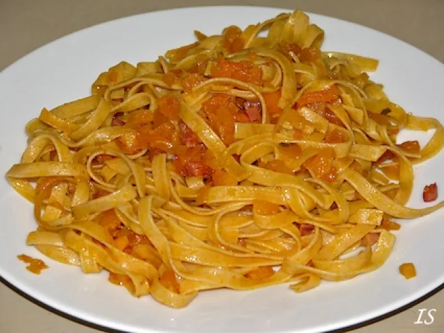 Kürbisragout mit Chilinudeln