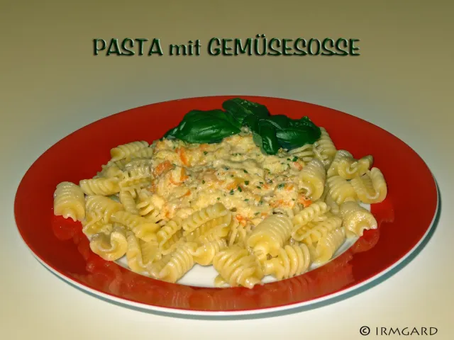Pasta mit Gemüsesosse