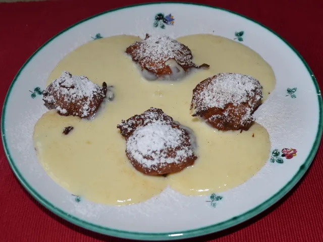 gebackene Mäuse mit Vanillesoße