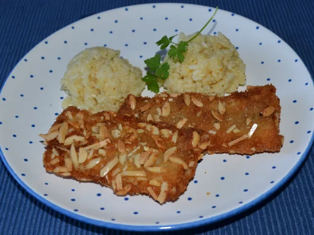 Fischfilet im Mandelmantel mit Orangenrisotto